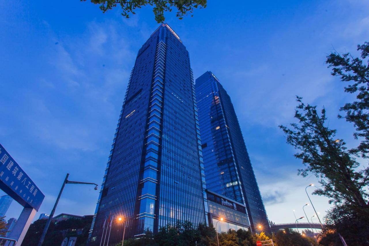 Radisson Blu Plaza Chongqing - Free 2 Bottle Of Local Beer Per Room During Stay Esterno foto