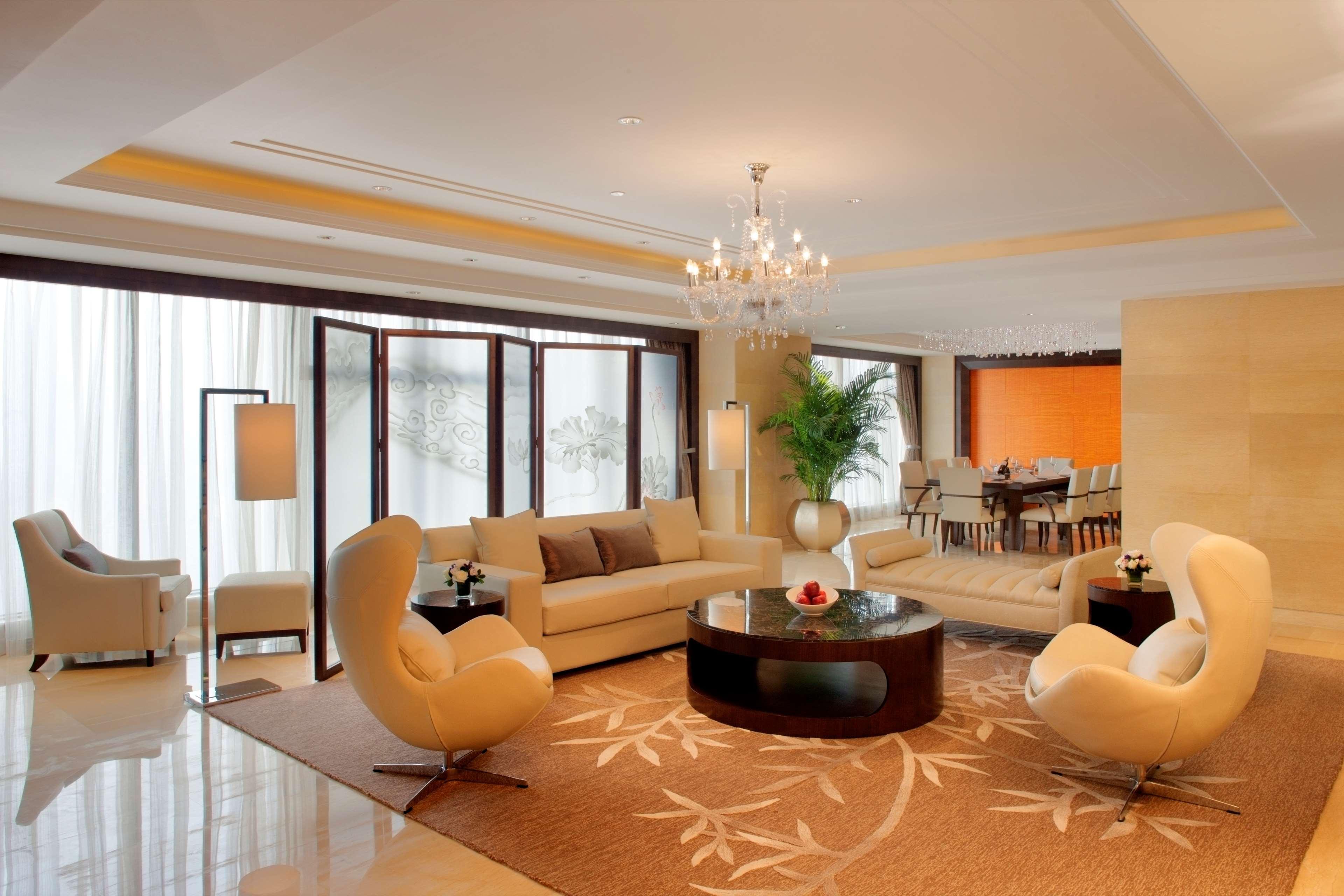 Radisson Blu Plaza Chongqing - Free 2 Bottle Of Local Beer Per Room During Stay Esterno foto