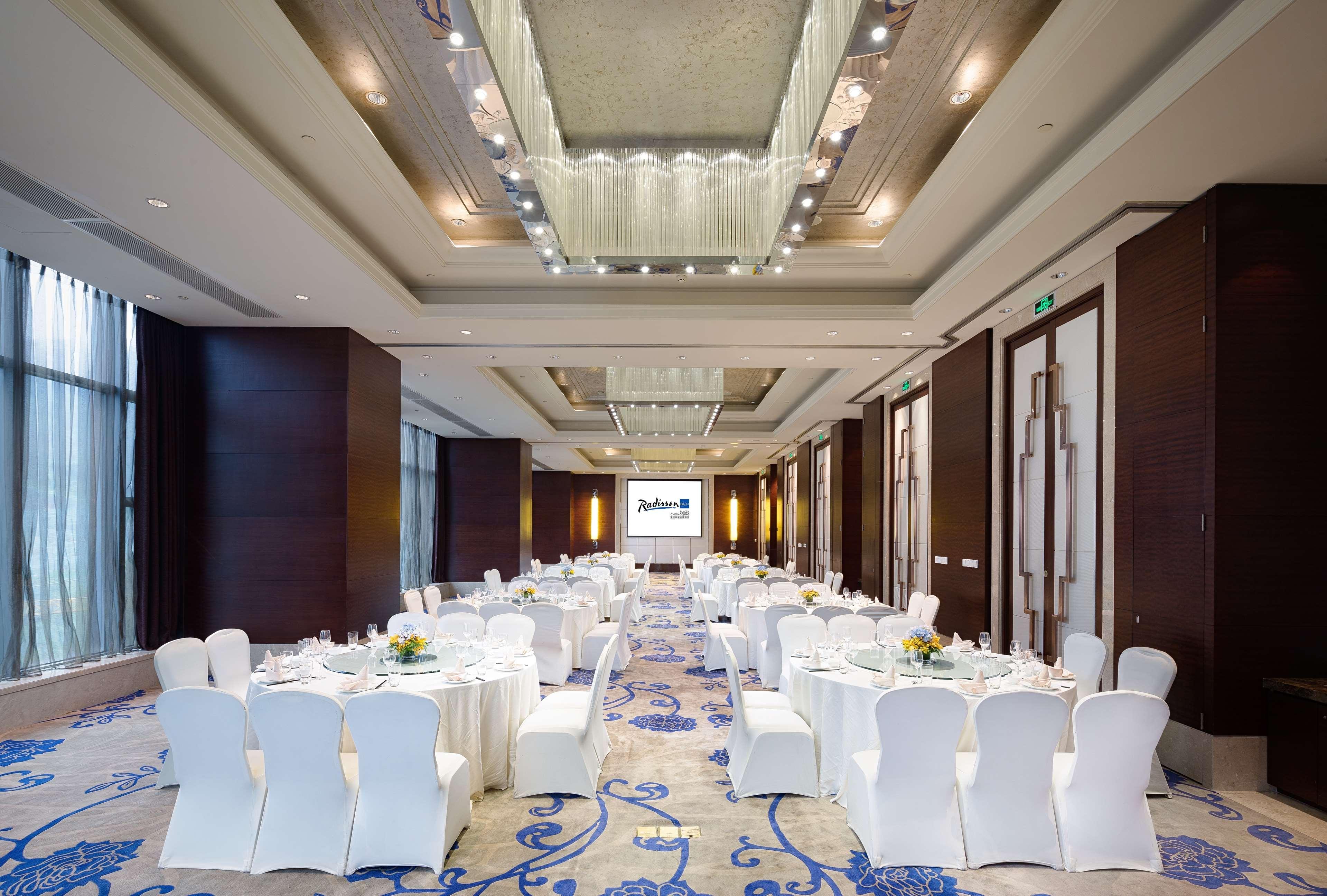 Radisson Blu Plaza Chongqing - Free 2 Bottle Of Local Beer Per Room During Stay Esterno foto