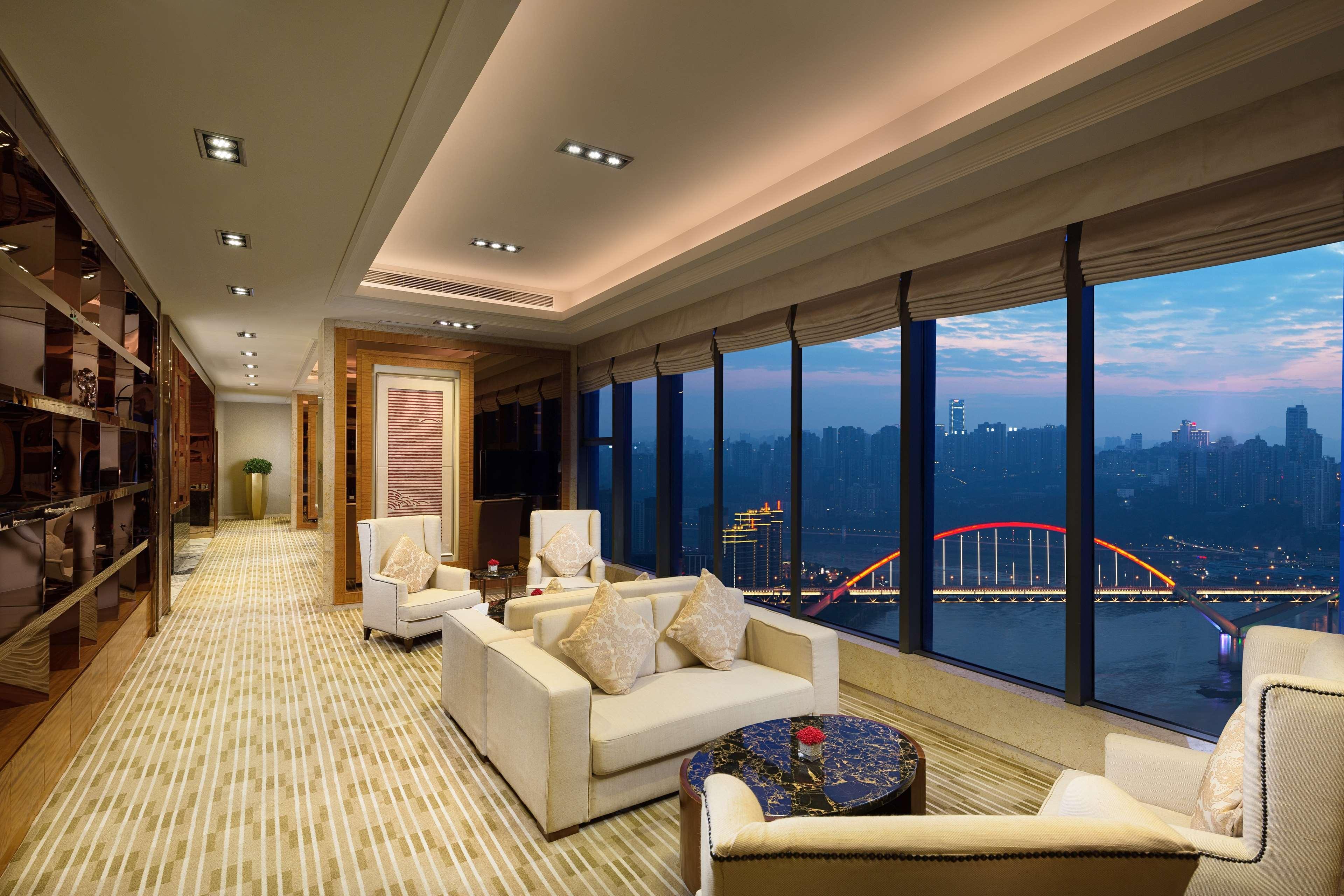 Radisson Blu Plaza Chongqing - Free 2 Bottle Of Local Beer Per Room During Stay Esterno foto