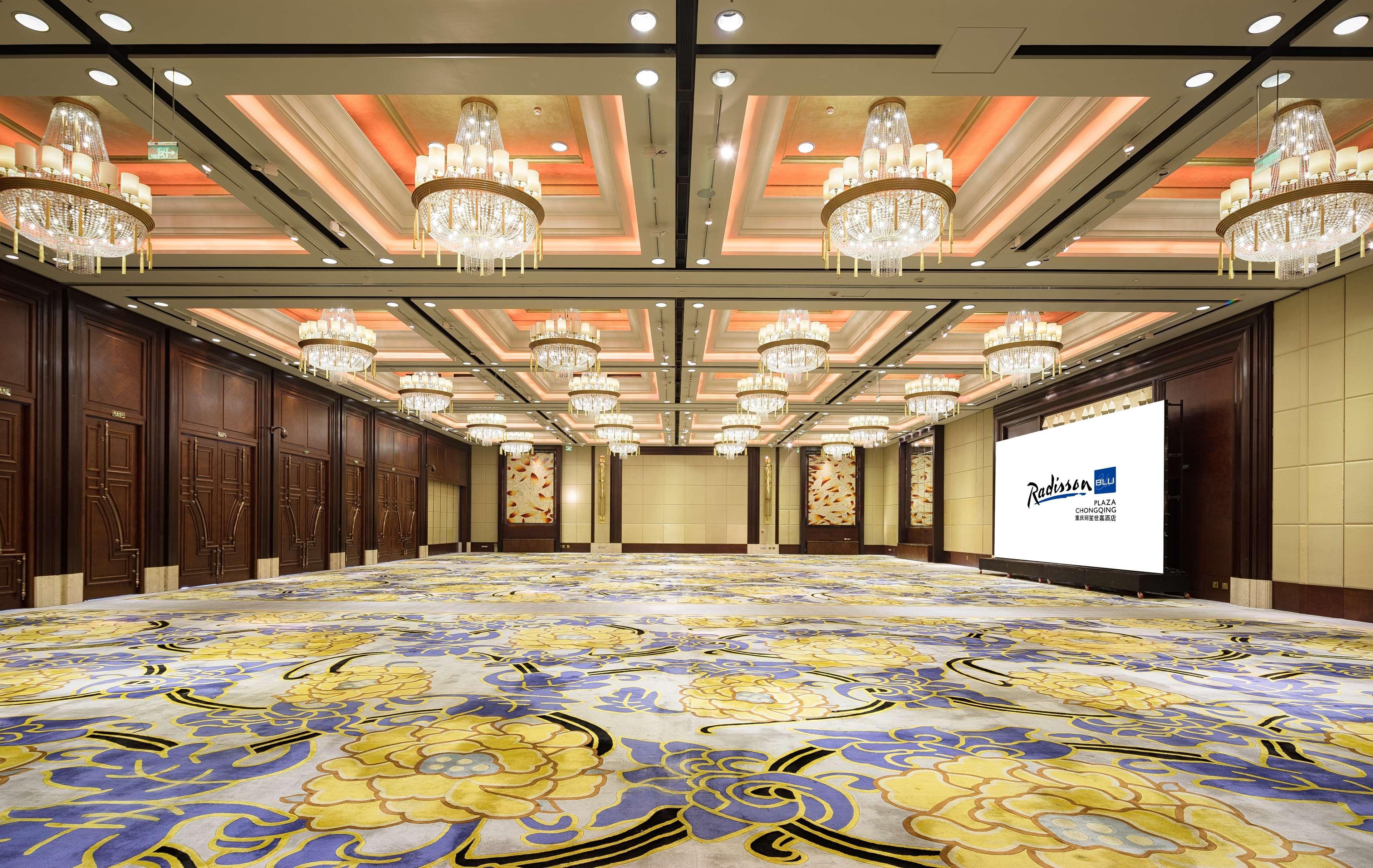 Radisson Blu Plaza Chongqing - Free 2 Bottle Of Local Beer Per Room During Stay Esterno foto
