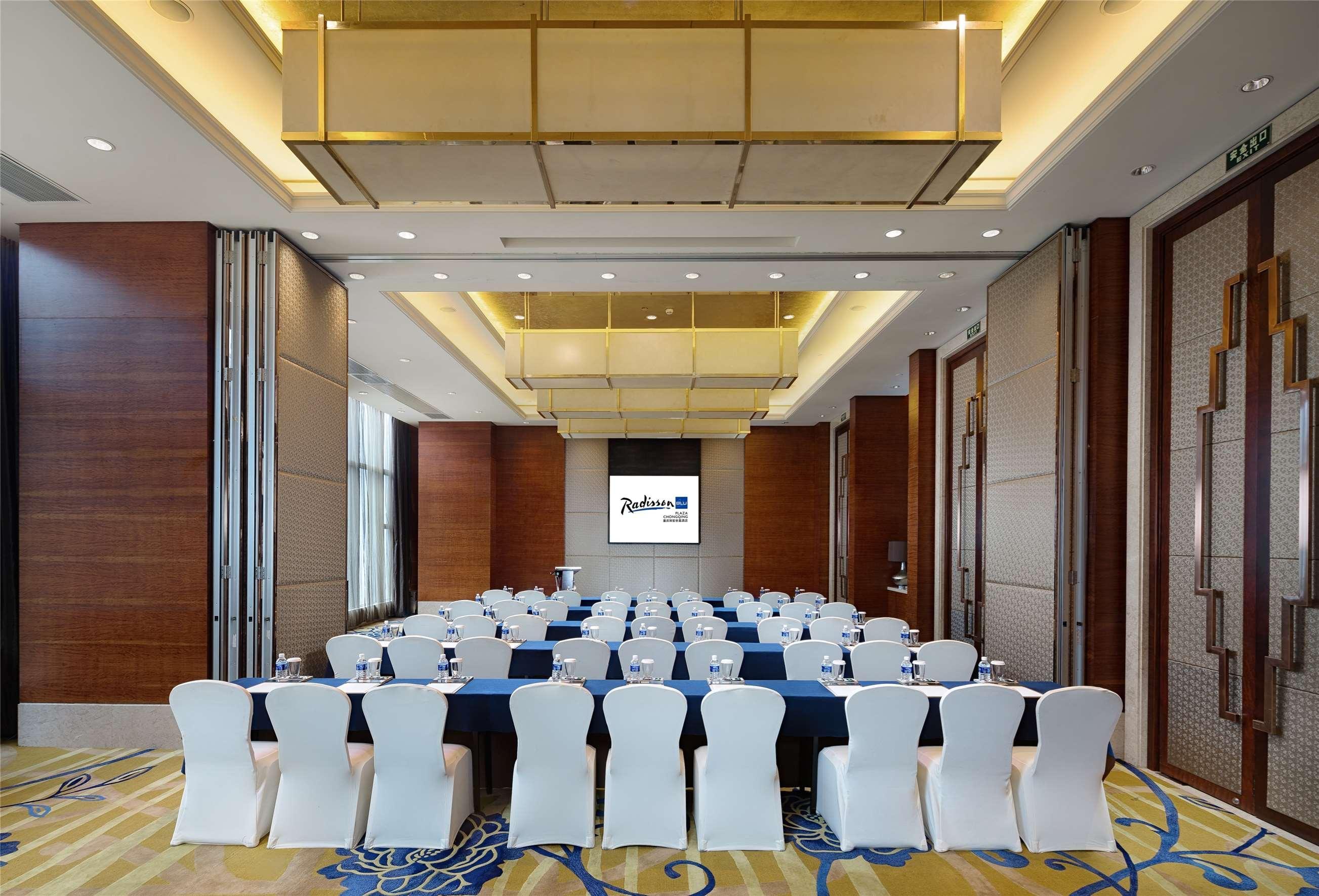 Radisson Blu Plaza Chongqing - Free 2 Bottle Of Local Beer Per Room During Stay Esterno foto
