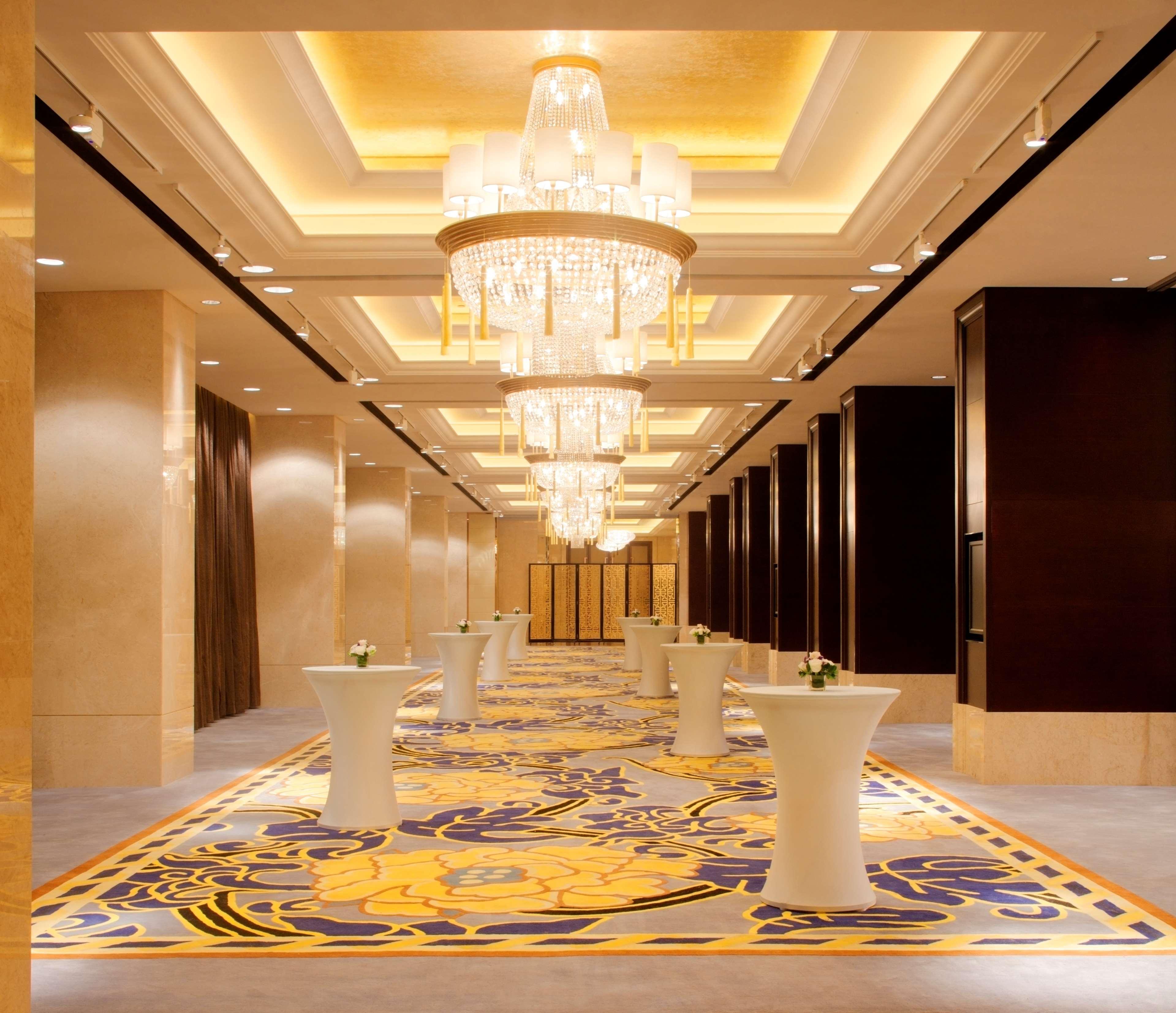 Radisson Blu Plaza Chongqing - Free 2 Bottle Of Local Beer Per Room During Stay Esterno foto
