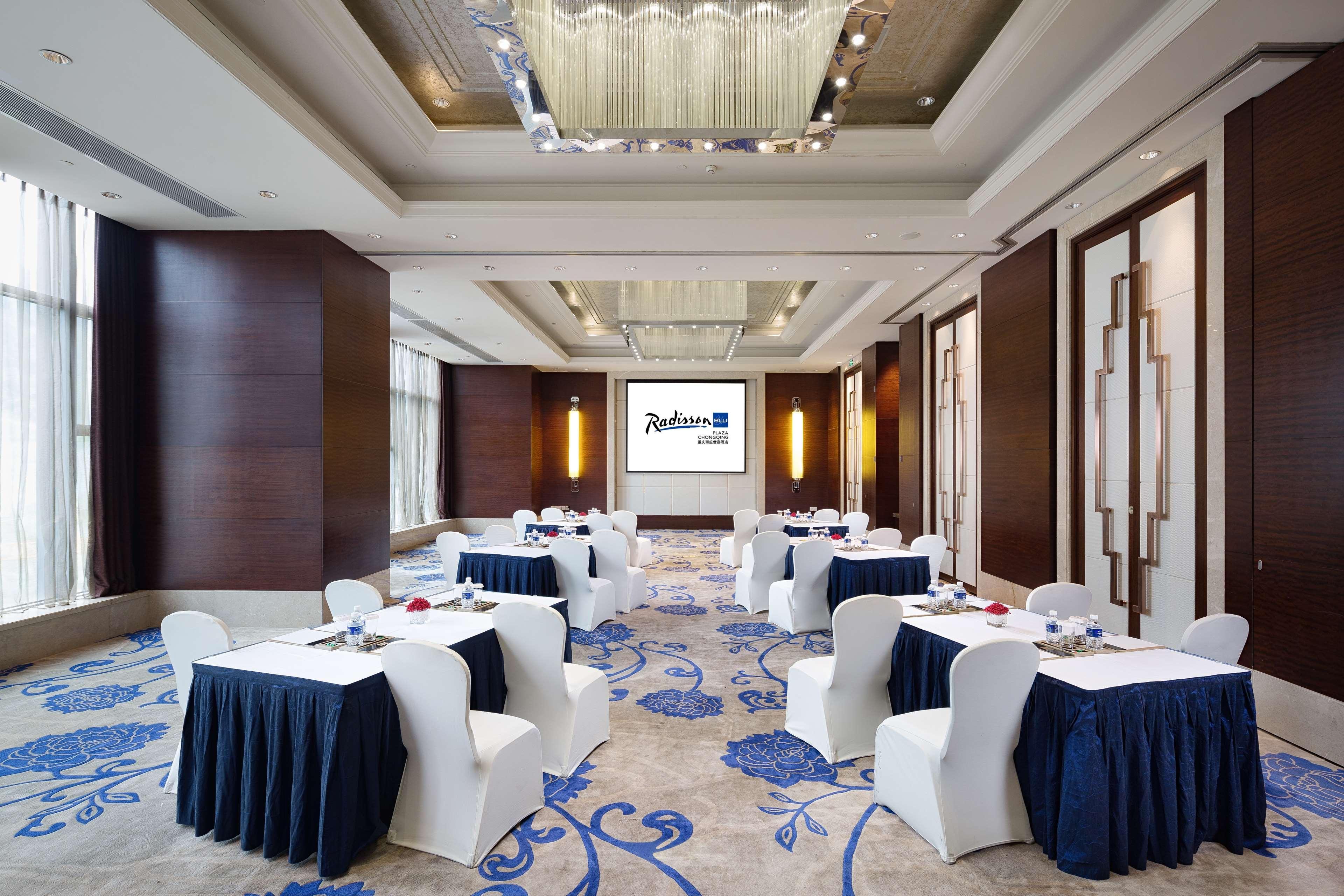 Radisson Blu Plaza Chongqing - Free 2 Bottle Of Local Beer Per Room During Stay Esterno foto