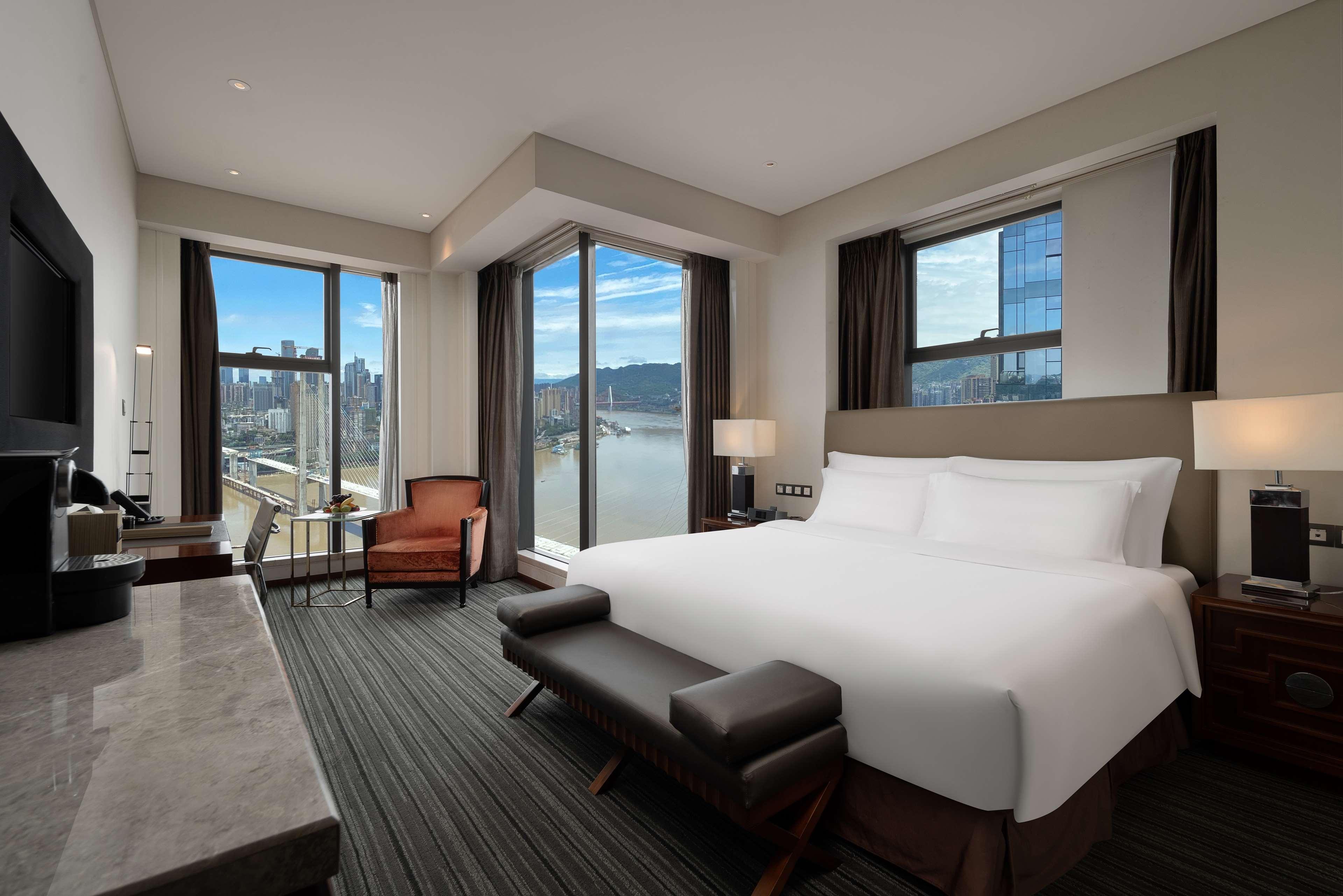 Radisson Blu Plaza Chongqing - Free 2 Bottle Of Local Beer Per Room During Stay Esterno foto