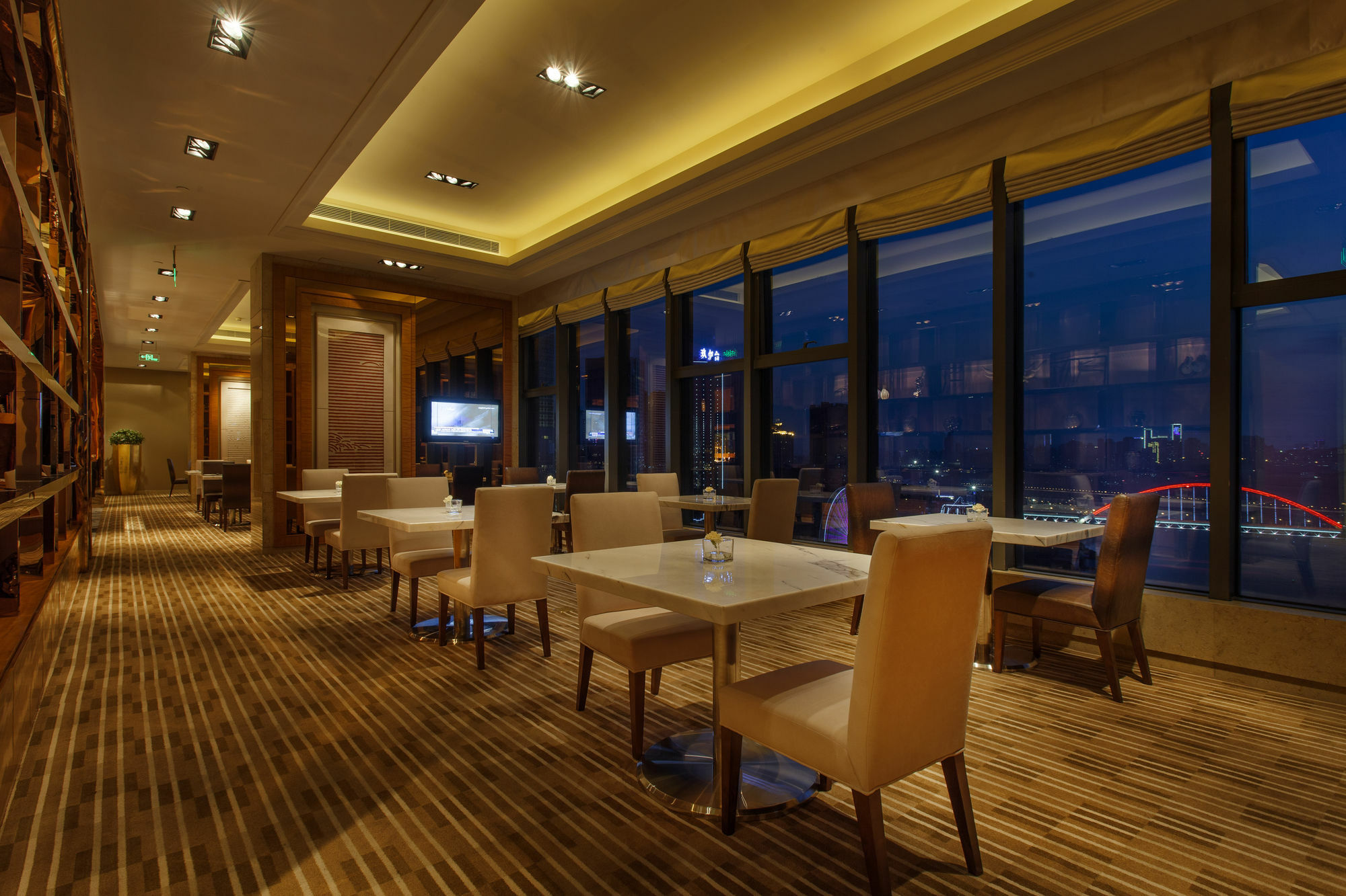 Radisson Blu Plaza Chongqing - Free 2 Bottle Of Local Beer Per Room During Stay Esterno foto